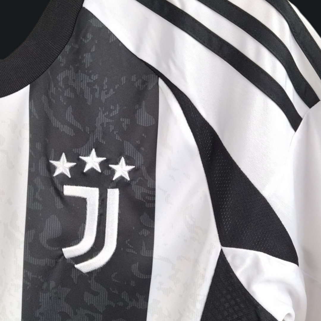 Juventus 24/25 Home Shirt